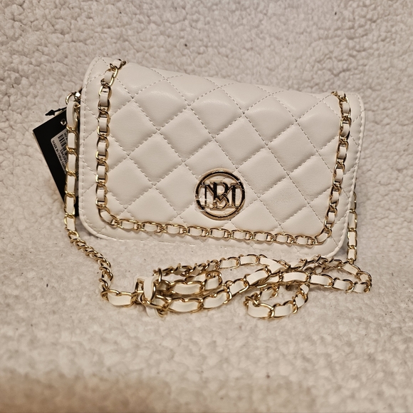 Like to be notified! I'm going live at 8:15pm! 🌟🛍 - Picture 3 of 8